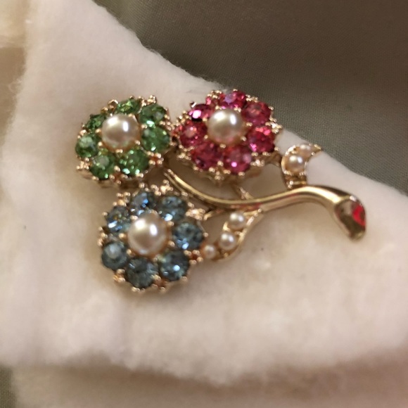 Unknown Jewelry - Gorgeous Vintage Rhinestone/Sterling Flower Brooch